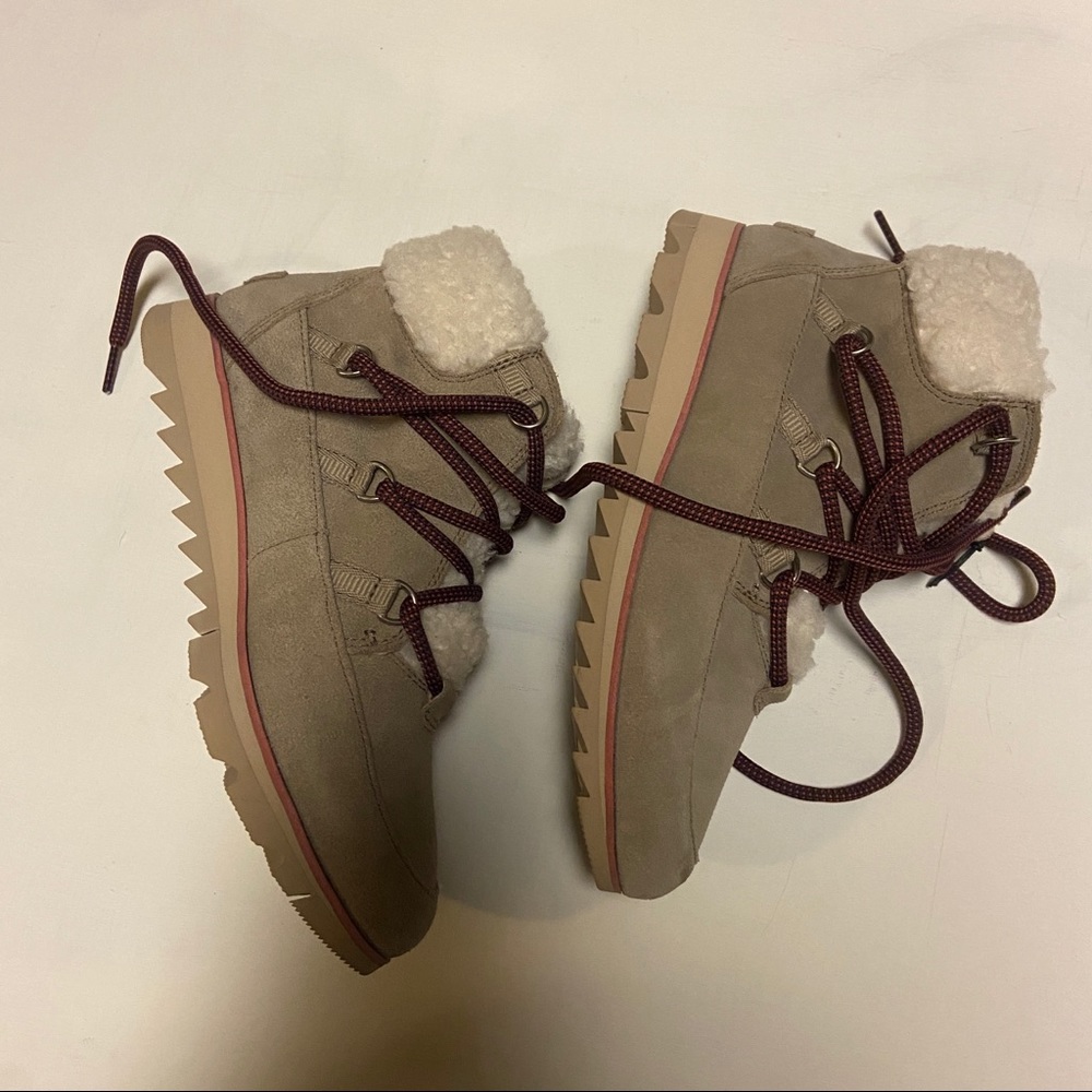 Sorel Harlow 7 brand new with tags
